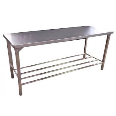 Mesa em inox 304, modelo reta. Para diversos serviços. Modelo com grade